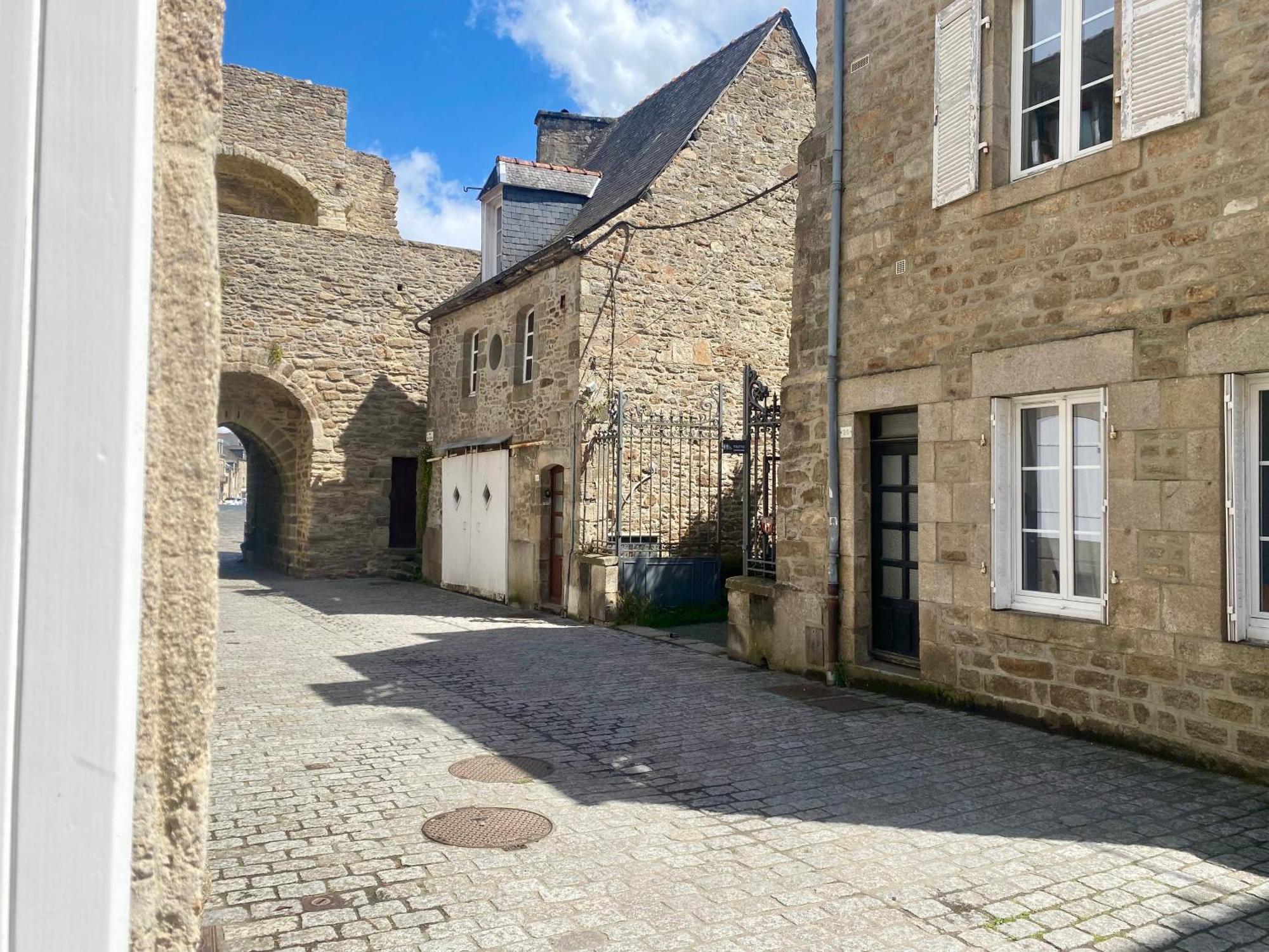 Appartamento T2 Lumineux - Renove- - Centre Historique Dinan- Parking - Terrasse Dinan
